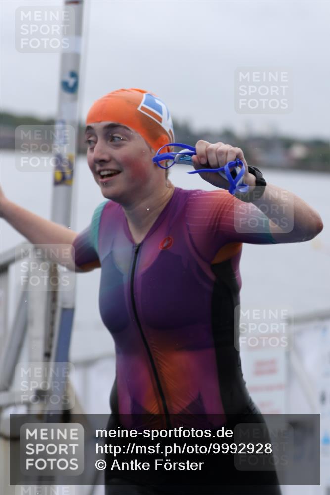 16.08.2026 - KN Förde Triathlon 2026 Antke Förster http://msf.ph/oto/9992928 16.08.2026 09:25:15 Schwimmen 227, 243, 245, 254, 255, 805, 224, 262 meine-sportfotos.de