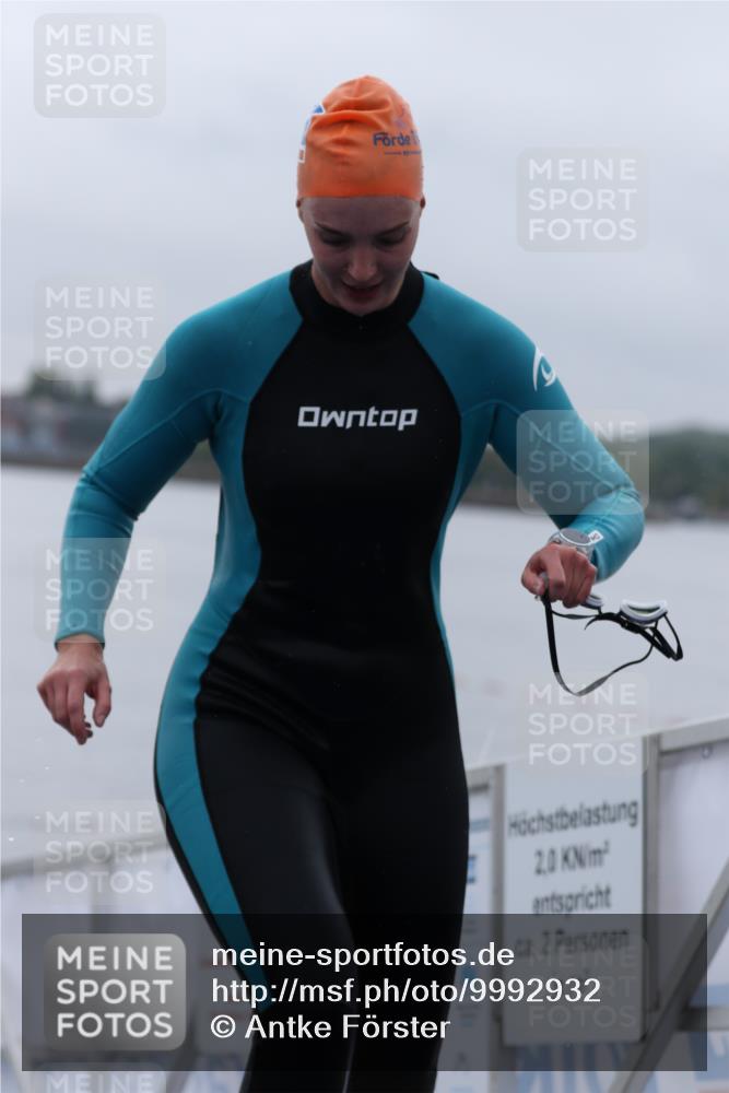 16.08.2026 - KN Förde Triathlon 2026 Antke Förster http://msf.ph/oto/9992932 16.08.2026 09:25:24 Schwimmen 224, 243, 245, 254, 255, 262 meine-sportfotos.de