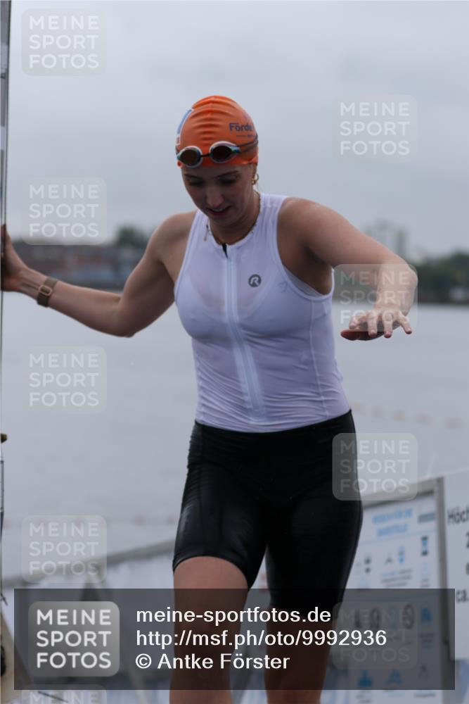 16.08.2026 - KN Förde Triathlon 2026 Antke Förster http://msf.ph/oto/9992936 16.08.2026 09:25:28 Schwimmen 224, 243, 254, 262, 262 meine-sportfotos.de
