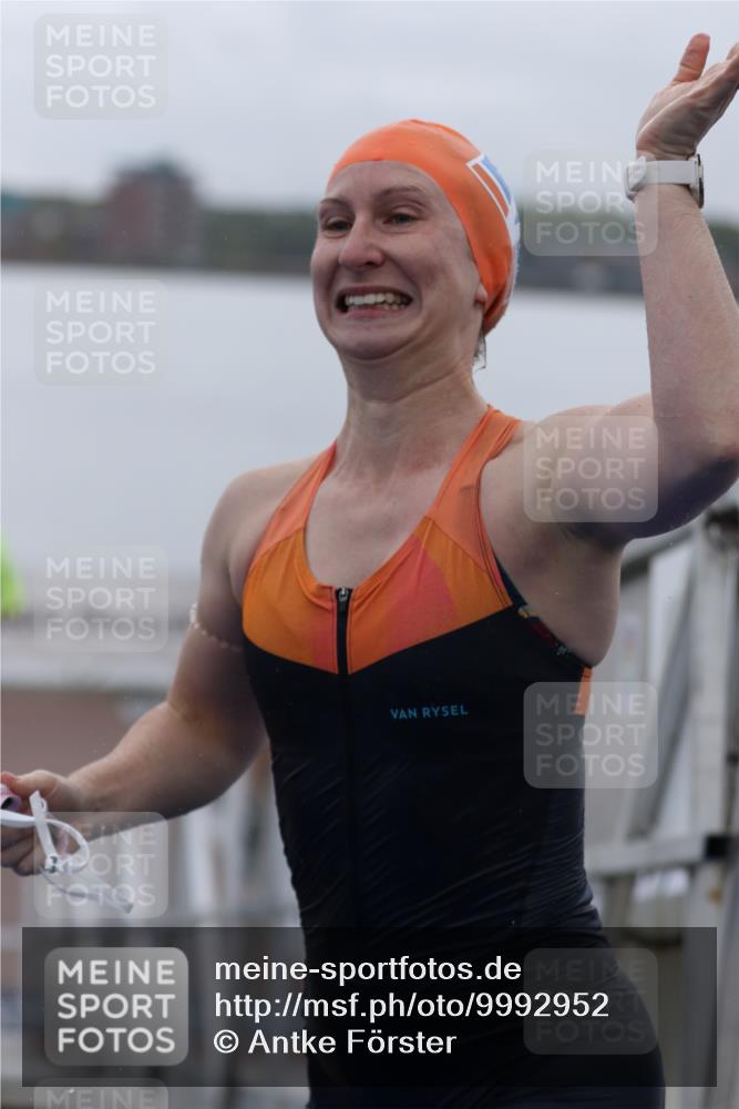 16.08.2026 - KN Förde Triathlon 2026 Antke Förster http://msf.ph/oto/9992952 16.08.2026 09:26:03 Schwimmen 261, 265, 268 meine-sportfotos.de