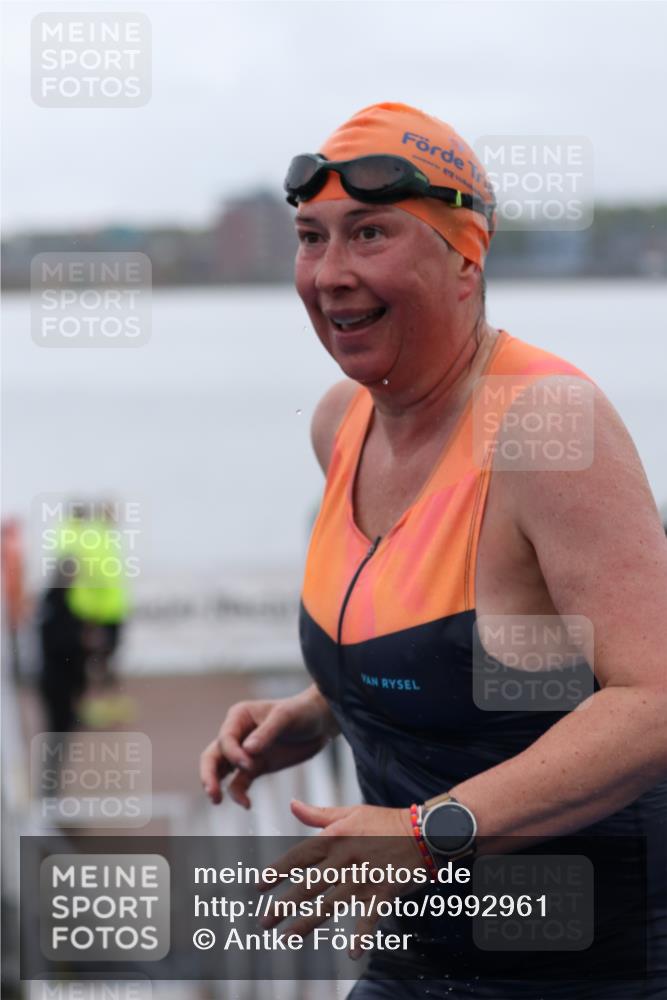 16.08.2026 - KN Förde Triathlon 2026 Antke Förster http://msf.ph/oto/9992961 16.08.2026 09:26:32 Schwimmen 259, 247, 250 meine-sportfotos.de