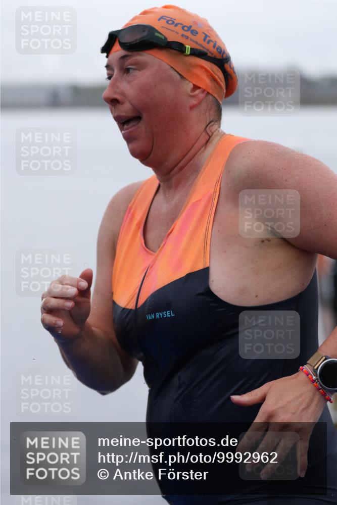 16.08.2026 - KN Förde Triathlon 2026 Antke Förster http://msf.ph/oto/9992962 16.08.2026 09:26:32 Schwimmen 259, 247, 250 meine-sportfotos.de