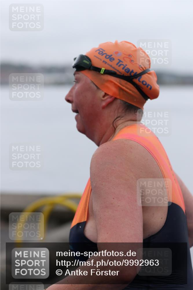 16.08.2026 - KN Förde Triathlon 2026 Antke Förster http://msf.ph/oto/9992963 16.08.2026 09:26:32 Schwimmen 259, 247, 250 meine-sportfotos.de