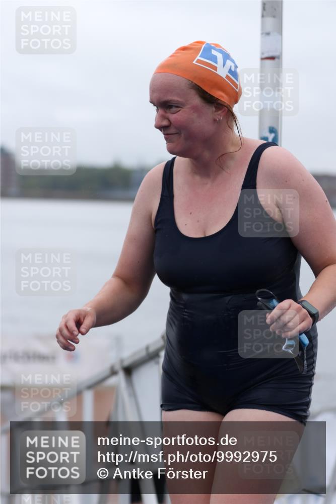 16.08.2026 - KN Förde Triathlon 2026 Antke Förster http://msf.ph/oto/9992975 16.08.2026 09:27:01 Schwimmen 247, 250, 253, 253, 263, 264, 266 meine-sportfotos.de