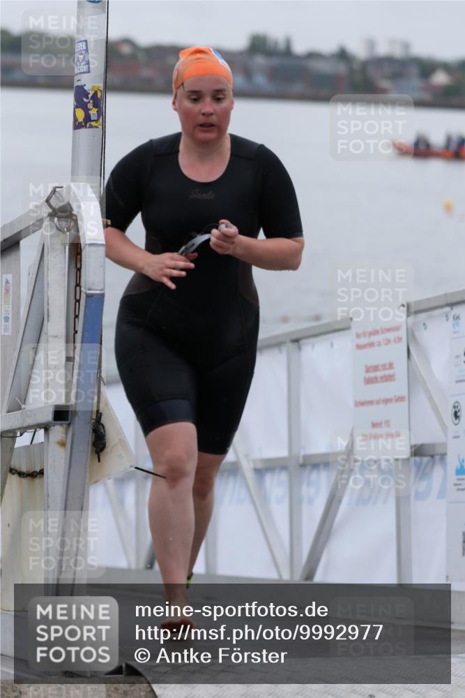 16.08.2026 - KN Förde Triathlon 2026 Antke Förster http://msf.ph/oto/9992977 16.08.2026 09:27:05 Schwimmen 247, 250, 253, 264, 263, 266 meine-sportfotos.de