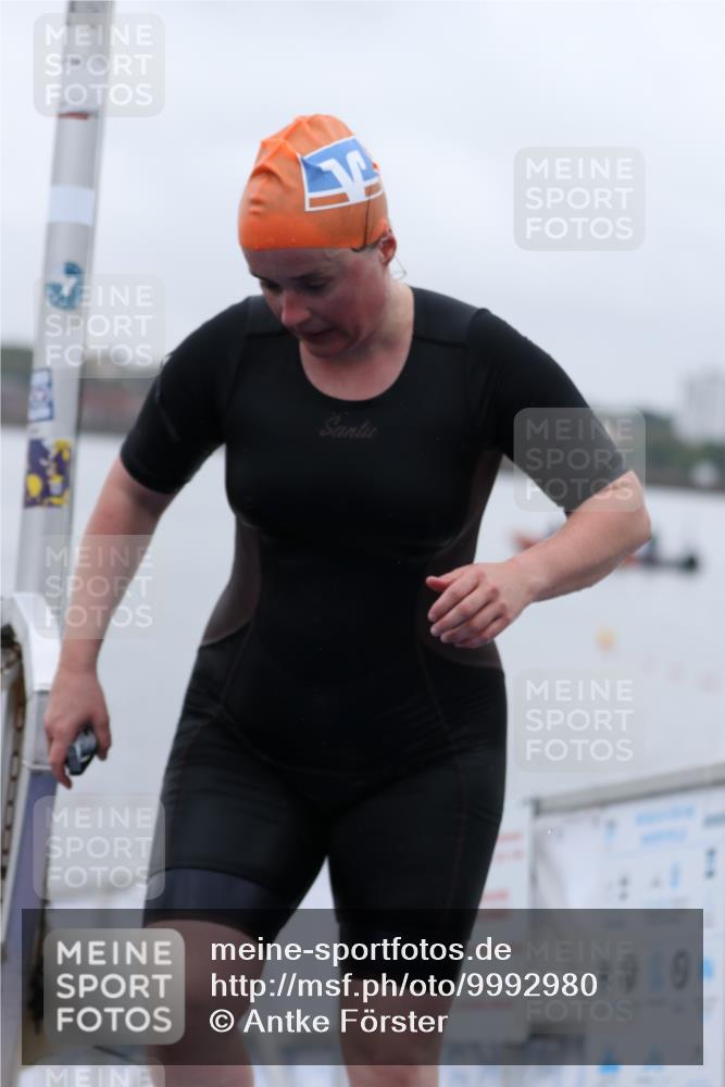 16.08.2026 - KN Förde Triathlon 2026 Antke Förster http://msf.ph/oto/9992980 16.08.2026 09:27:07 Schwimmen 247, 250, 253, 264, 263, 266 meine-sportfotos.de