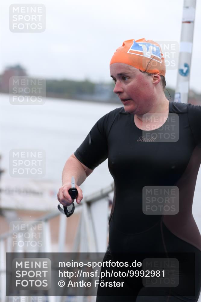 16.08.2026 - KN Förde Triathlon 2026 Antke Förster http://msf.ph/oto/9992981 16.08.2026 09:27:08 Schwimmen 253, 264, 263, 266 meine-sportfotos.de