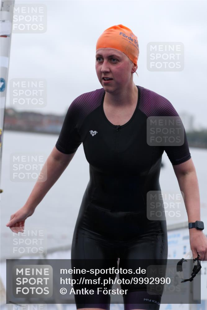 16.08.2026 - KN Förde Triathlon 2026 Antke Förster http://msf.ph/oto/9992990 16.08.2026 09:27:23 Schwimmen 253, 263, 264, 266, 128, 132, 256 meine-sportfotos.de