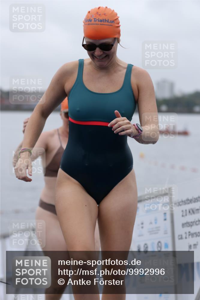 16.08.2026 - KN Förde Triathlon 2026 Antke Förster http://msf.ph/oto/9992996 16.08.2026 09:27:36 Schwimmen 128, 132, 263, 266, 128, 132, 256 meine-sportfotos.de
