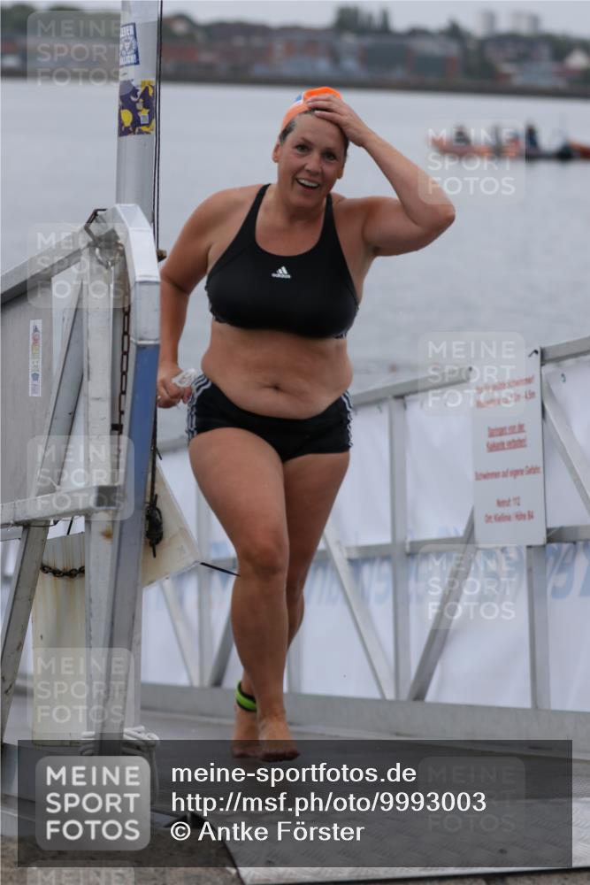 16.08.2026 - KN Förde Triathlon 2026 Antke Förster http://msf.ph/oto/9993003 16.08.2026 09:27:40 Schwimmen 128, 132, 256, 263, 266, 256 meine-sportfotos.de