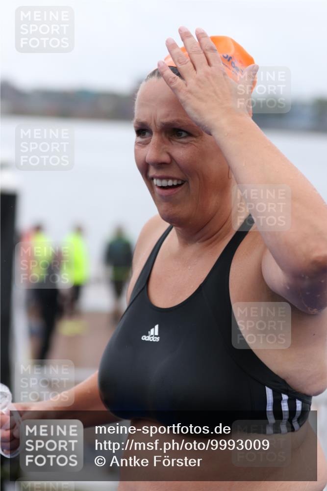 16.08.2026 - KN Förde Triathlon 2026 Antke Förster http://msf.ph/oto/9993009 16.08.2026 09:27:43 Schwimmen 128, 132, 256, 263, 266 meine-sportfotos.de