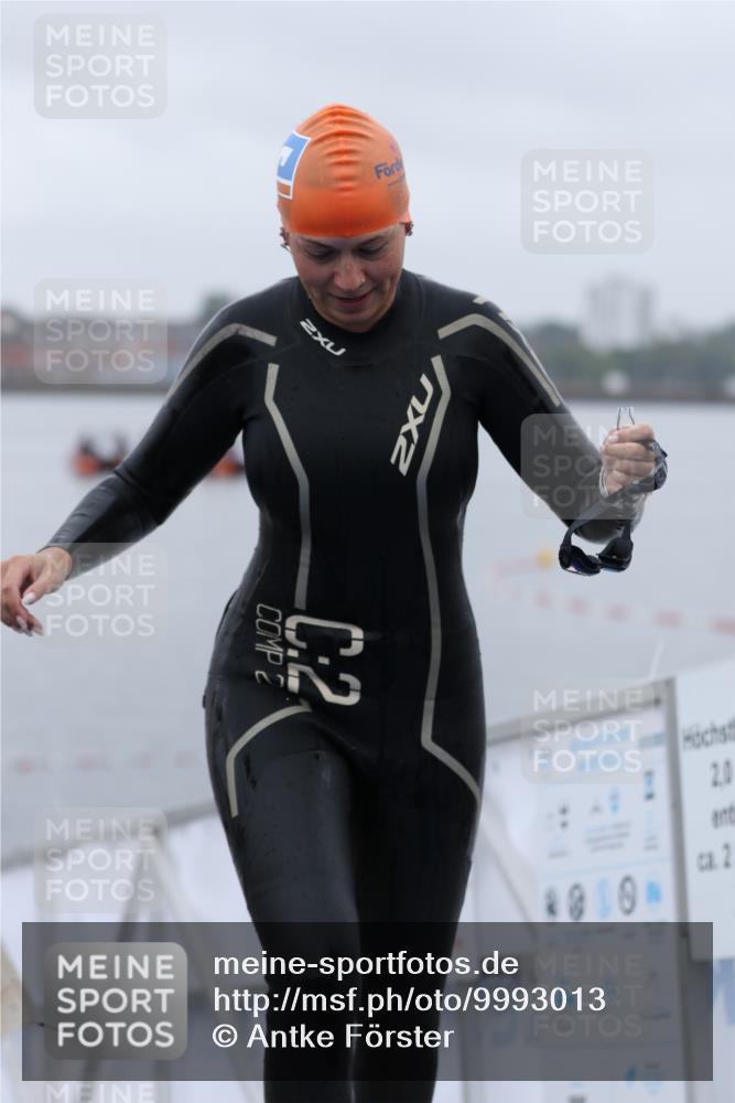 16.08.2026 - KN Förde Triathlon 2026 Antke Förster http://msf.ph/oto/9993013 16.08.2026 09:29:15 Schwimmen 260, 233, 234, 267 meine-sportfotos.de