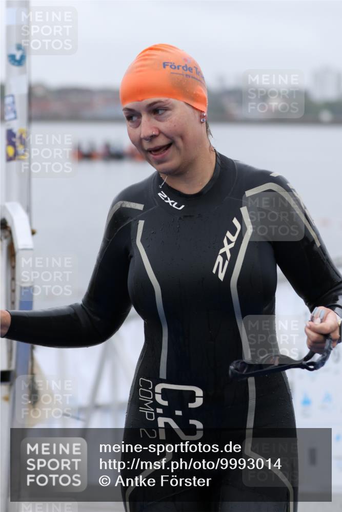 16.08.2026 - KN Förde Triathlon 2026 Antke Förster http://msf.ph/oto/9993014 16.08.2026 09:29:17 Schwimmen 260, 233, 234, 267 meine-sportfotos.de