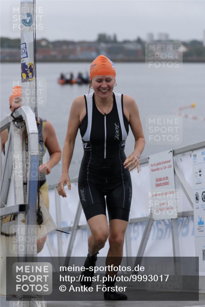 16.08.2026 - KN Förde Triathlon 2026 Antke Förster http://msf.ph/oto/9993017 16.08.2026 09:29:21 Schwimmen 260, 233, 234, 267 meine-sportfotos.de