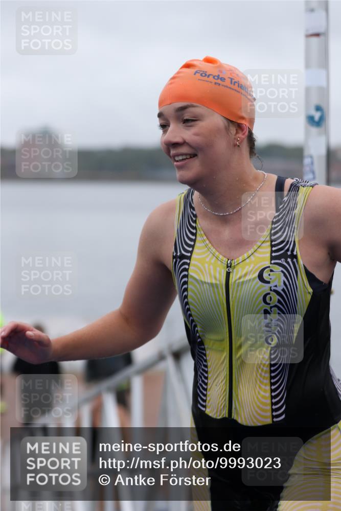 16.08.2026 - KN Förde Triathlon 2026 Antke Förster http://msf.ph/oto/9993023 16.08.2026 09:29:24 Schwimmen 233, 234, 260, 267 meine-sportfotos.de