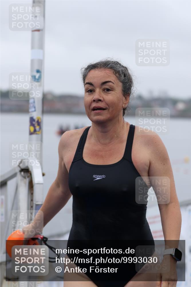 16.08.2026 - KN Förde Triathlon 2026 Antke Förster http://msf.ph/oto/9993030 16.08.2026 09:29:31 Schwimmen 233, 234, 260, 267 meine-sportfotos.de