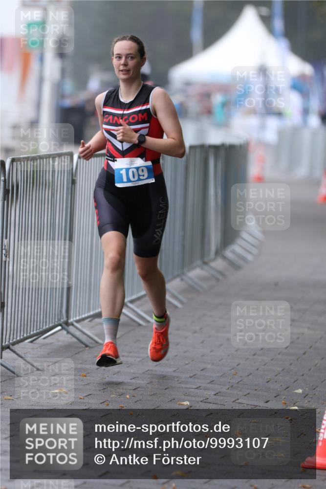 16.08.2026 - KN Förde Triathlon 2026 Antke Förster http://msf.ph/oto/9993107 16.08.2026 10:01:30 Laufen  meine-sportfotos.de