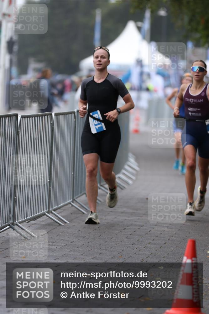 16.08.2026 - KN Förde Triathlon 2026 Antke Förster http://msf.ph/oto/9993202 16.08.2026 10:05:10 Laufen  meine-sportfotos.de