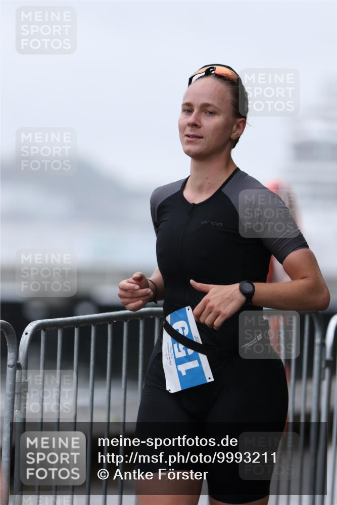 16.08.2026 - KN Förde Triathlon 2026 Antke Förster http://msf.ph/oto/9993211 16.08.2026 10:05:15 Laufen  meine-sportfotos.de
