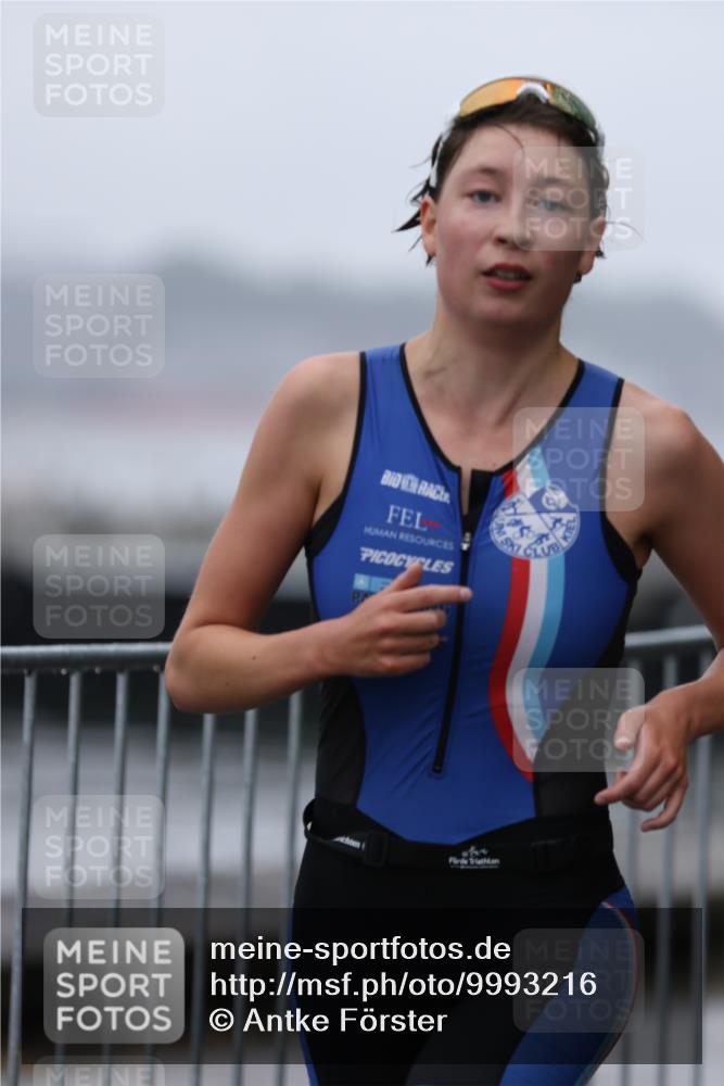 16.08.2026 - KN Förde Triathlon 2026 Antke Förster http://msf.ph/oto/9993216 16.08.2026 10:05:20 Laufen  meine-sportfotos.de