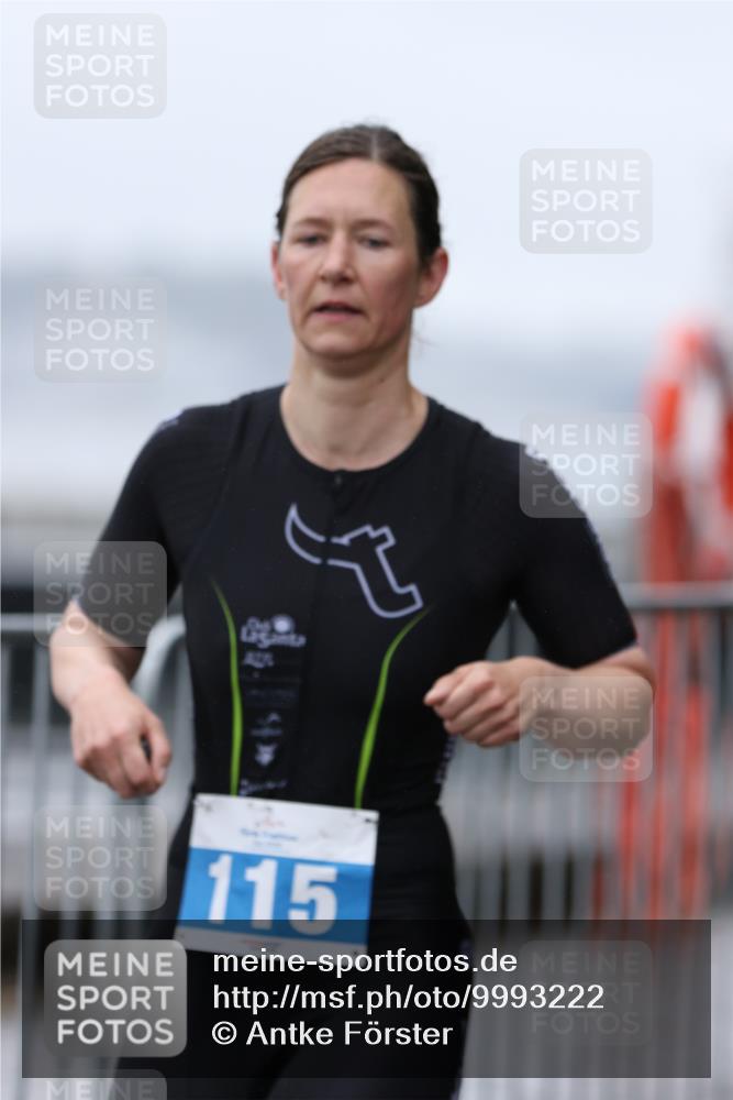 16.08.2026 - KN Förde Triathlon 2026 Antke Förster http://msf.ph/oto/9993222 16.08.2026 10:05:30 Laufen  meine-sportfotos.de