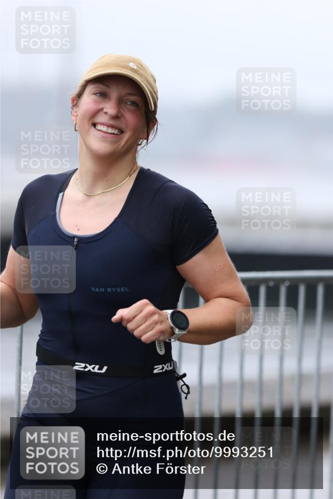 16.08.2026 - KN Förde Triathlon 2026 Antke Förster http://msf.ph/oto/9993251 16.08.2026 10:06:16 Laufen  meine-sportfotos.de