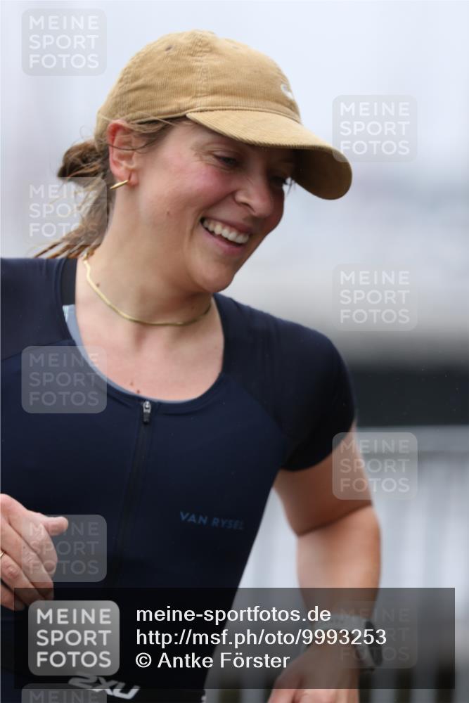 16.08.2026 - KN Förde Triathlon 2026 Antke Förster http://msf.ph/oto/9993253 16.08.2026 10:06:17 Laufen  meine-sportfotos.de