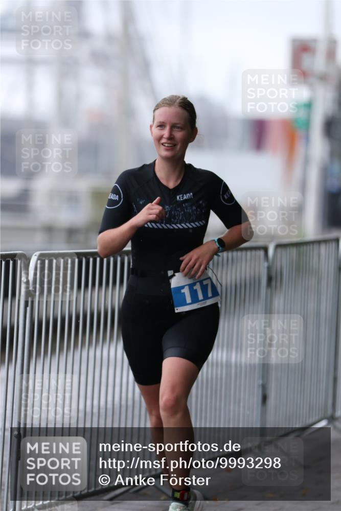 16.08.2026 - KN Förde Triathlon 2026 Antke Förster http://msf.ph/oto/9993298 16.08.2026 10:07:49 Laufen  meine-sportfotos.de