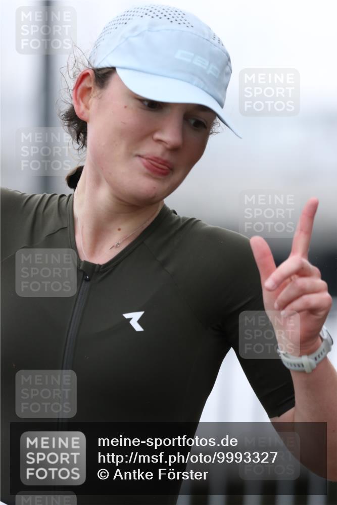 16.08.2026 - KN Förde Triathlon 2026 Antke Förster http://msf.ph/oto/9993327 16.08.2026 10:08:55 Laufen  meine-sportfotos.de