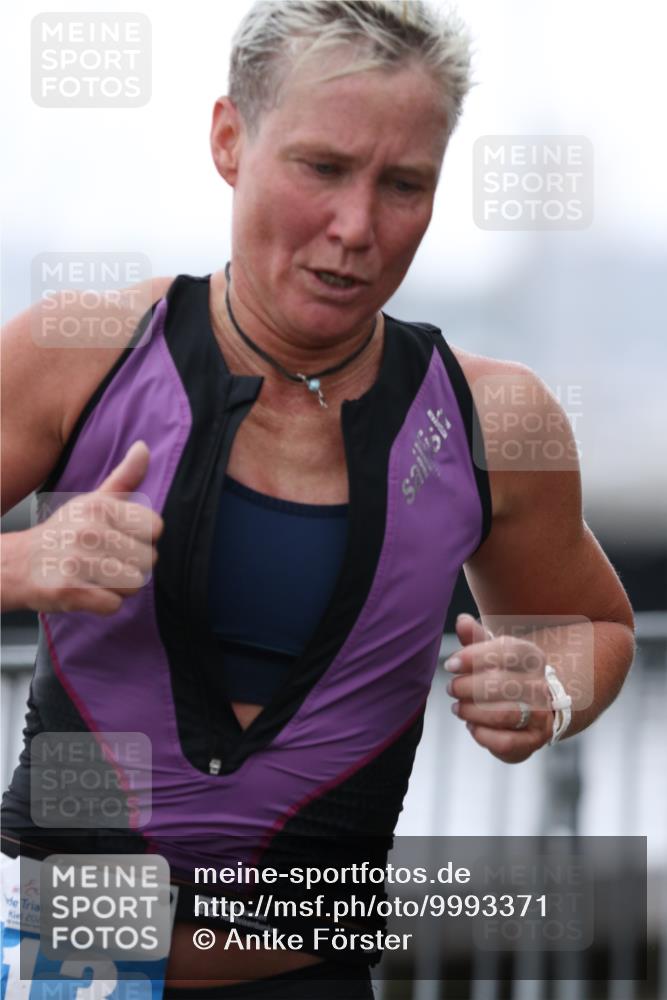 16.08.2026 - KN Förde Triathlon 2026 Antke Förster http://msf.ph/oto/9993371 16.08.2026 10:09:56 Laufen  meine-sportfotos.de