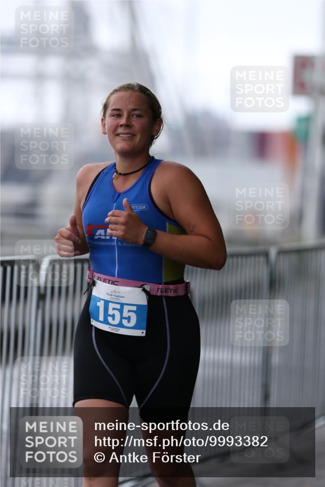 16.08.2026 - KN Förde Triathlon 2026 Antke Förster http://msf.ph/oto/9993382 16.08.2026 10:10:05 Laufen  meine-sportfotos.de