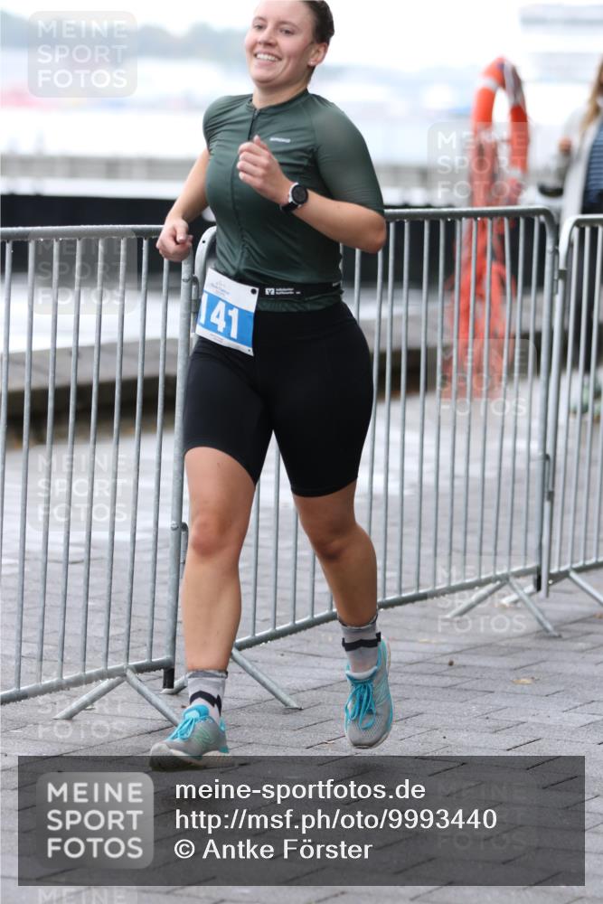 16.08.2026 - KN Förde Triathlon 2026 Antke Förster http://msf.ph/oto/9993440 16.08.2026 10:11:10 Laufen  meine-sportfotos.de