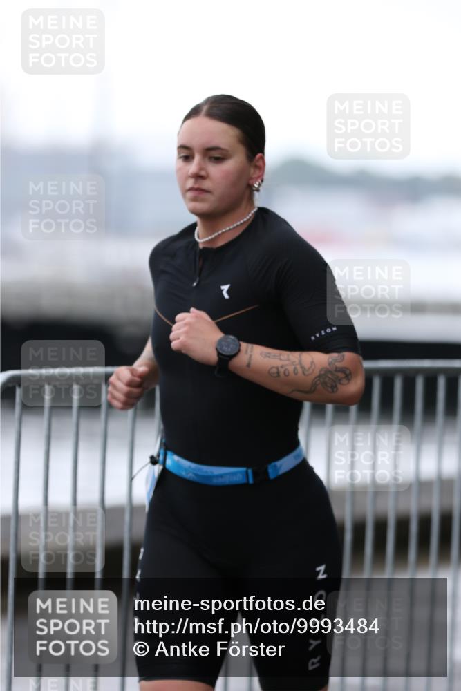 16.08.2026 - KN Förde Triathlon 2026 Antke Förster http://msf.ph/oto/9993484 16.08.2026 10:11:59 Laufen  meine-sportfotos.de
