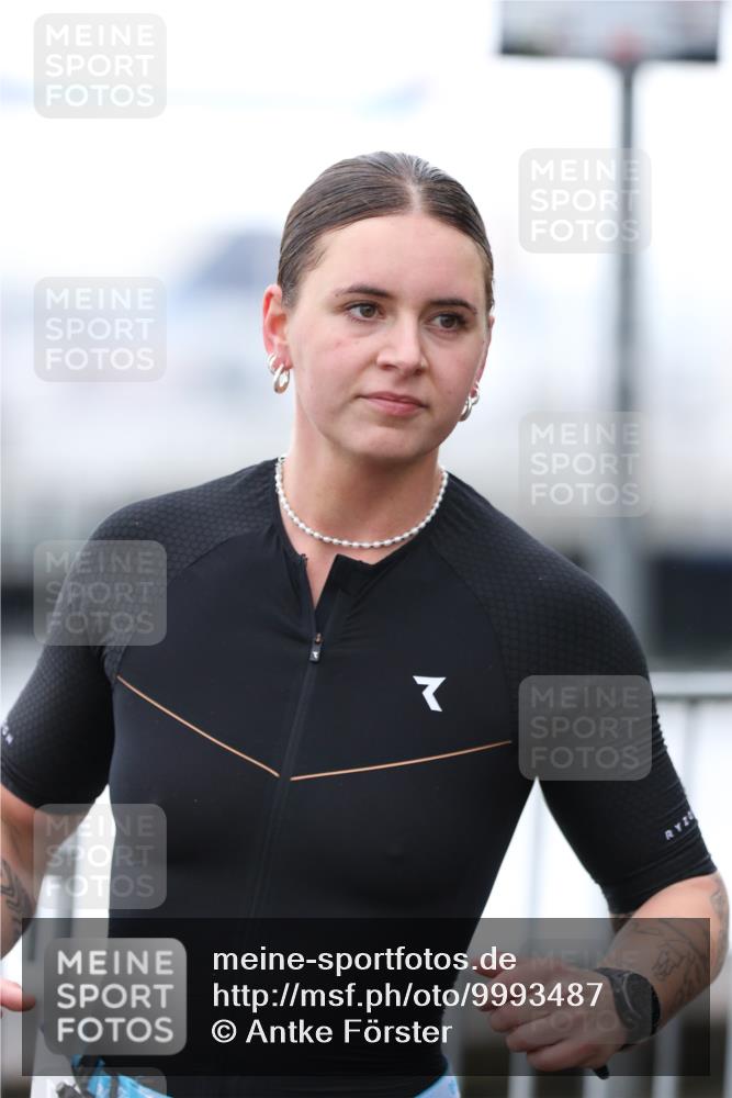 16.08.2026 - KN Förde Triathlon 2026 Antke Förster http://msf.ph/oto/9993487 16.08.2026 10:12:01 Laufen  meine-sportfotos.de
