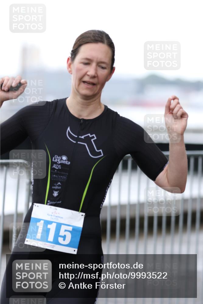 16.08.2026 - KN Förde Triathlon 2026 Antke Förster http://msf.ph/oto/9993522 16.08.2026 10:13:09 Laufen  meine-sportfotos.de