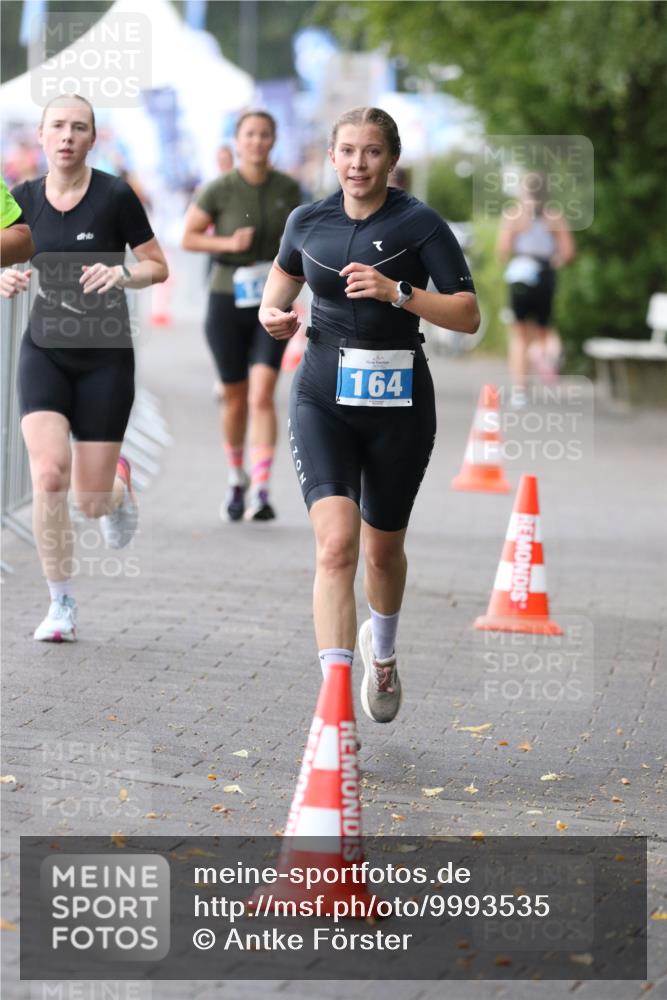 16.08.2026 - KN Förde Triathlon 2026 Antke Förster http://msf.ph/oto/9993535 16.08.2026 10:13:25 Laufen  meine-sportfotos.de