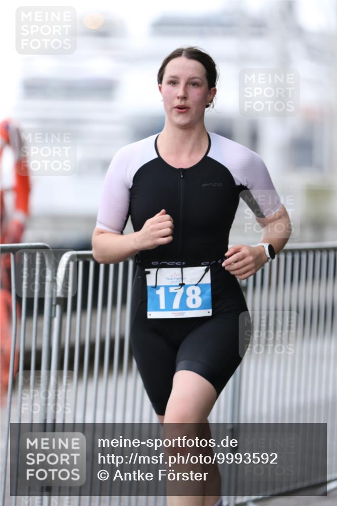 16.08.2026 - KN Förde Triathlon 2026 Antke Förster http://msf.ph/oto/9993592 16.08.2026 10:14:55 Laufen  meine-sportfotos.de
