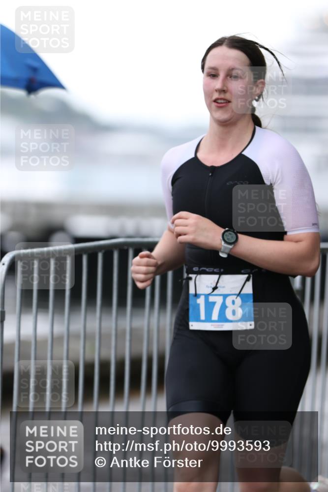 16.08.2026 - KN Förde Triathlon 2026 Antke Förster http://msf.ph/oto/9993593 16.08.2026 10:14:55 Laufen  meine-sportfotos.de