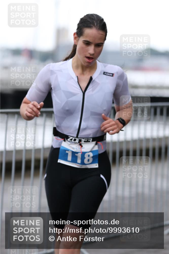 16.08.2026 - KN Förde Triathlon 2026 Antke Förster http://msf.ph/oto/9993610 16.08.2026 10:15:10 Laufen  meine-sportfotos.de