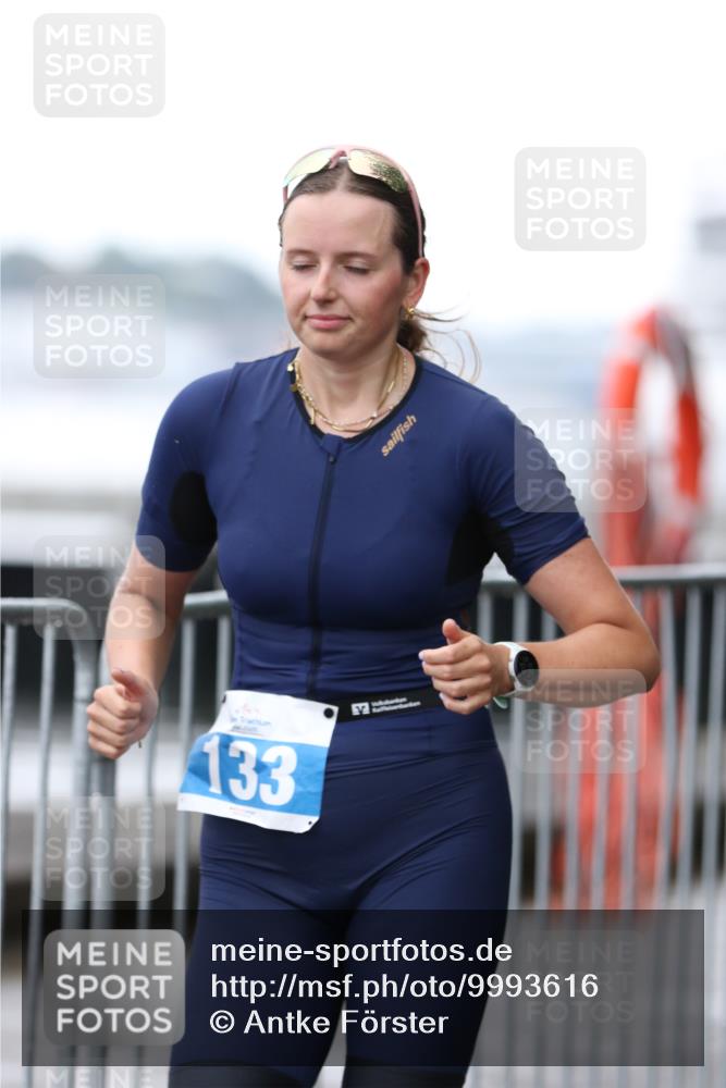 16.08.2026 - KN Förde Triathlon 2026 Antke Förster http://msf.ph/oto/9993616 16.08.2026 10:15:39 Laufen  meine-sportfotos.de