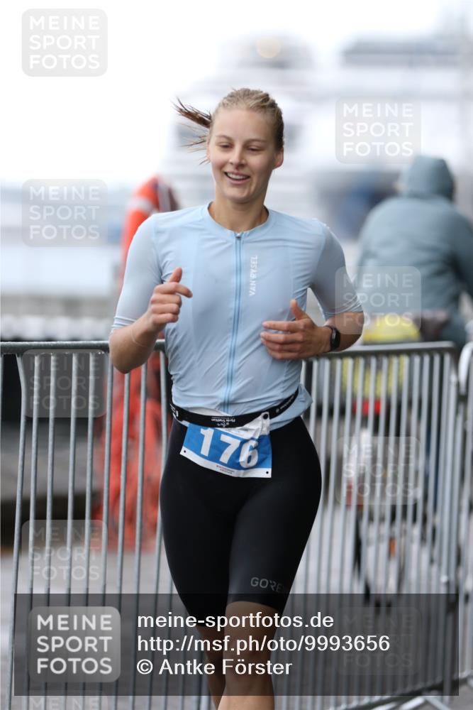 16.08.2026 - KN Förde Triathlon 2026 Antke Förster http://msf.ph/oto/9993656 16.08.2026 10:16:34 Laufen  meine-sportfotos.de