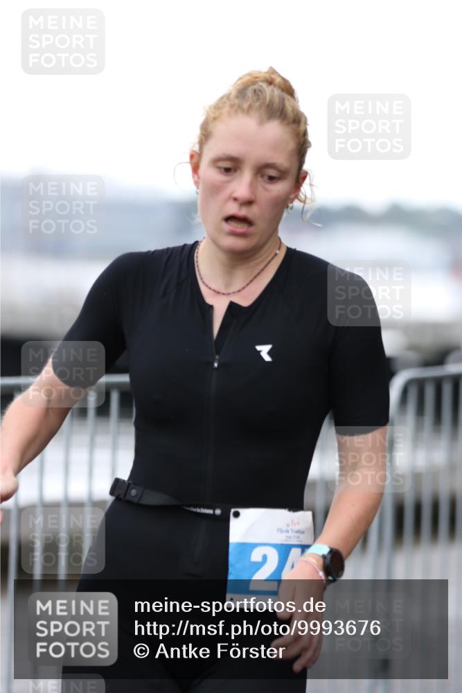 16.08.2026 - KN Förde Triathlon 2026 Antke Förster http://msf.ph/oto/9993676 16.08.2026 10:17:03 Laufen  meine-sportfotos.de