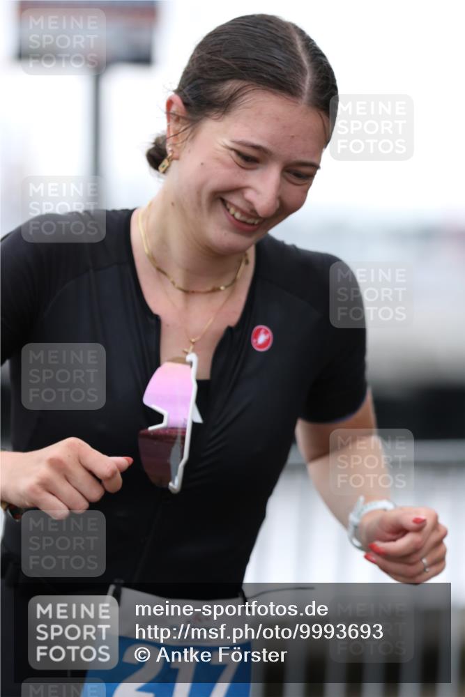 16.08.2026 - KN Förde Triathlon 2026 Antke Förster http://msf.ph/oto/9993693 16.08.2026 10:17:28 Laufen  meine-sportfotos.de