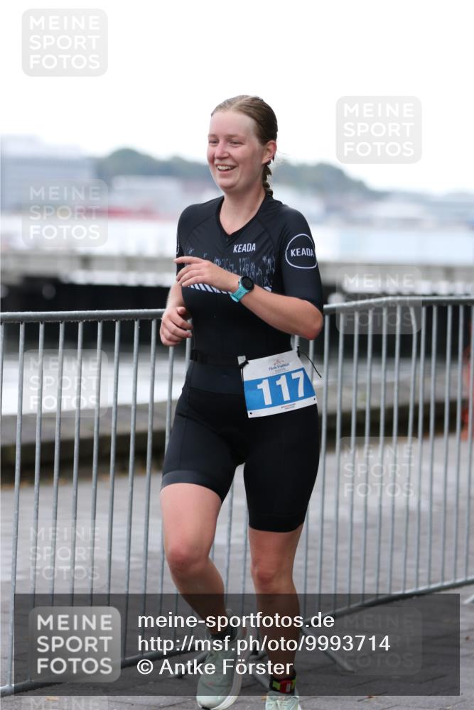 16.08.2026 - KN Förde Triathlon 2026 Antke Förster http://msf.ph/oto/9993714 16.08.2026 10:17:54 Laufen  meine-sportfotos.de