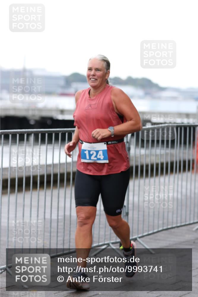 16.08.2026 - KN Förde Triathlon 2026 Antke Förster http://msf.ph/oto/9993741 16.08.2026 10:18:14 Laufen  meine-sportfotos.de