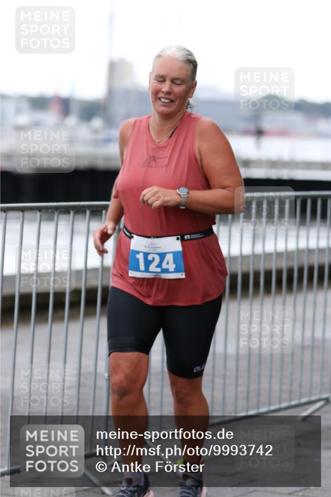 16.08.2026 - KN Förde Triathlon 2026 Antke Förster http://msf.ph/oto/9993742 16.08.2026 10:18:15 Laufen  meine-sportfotos.de