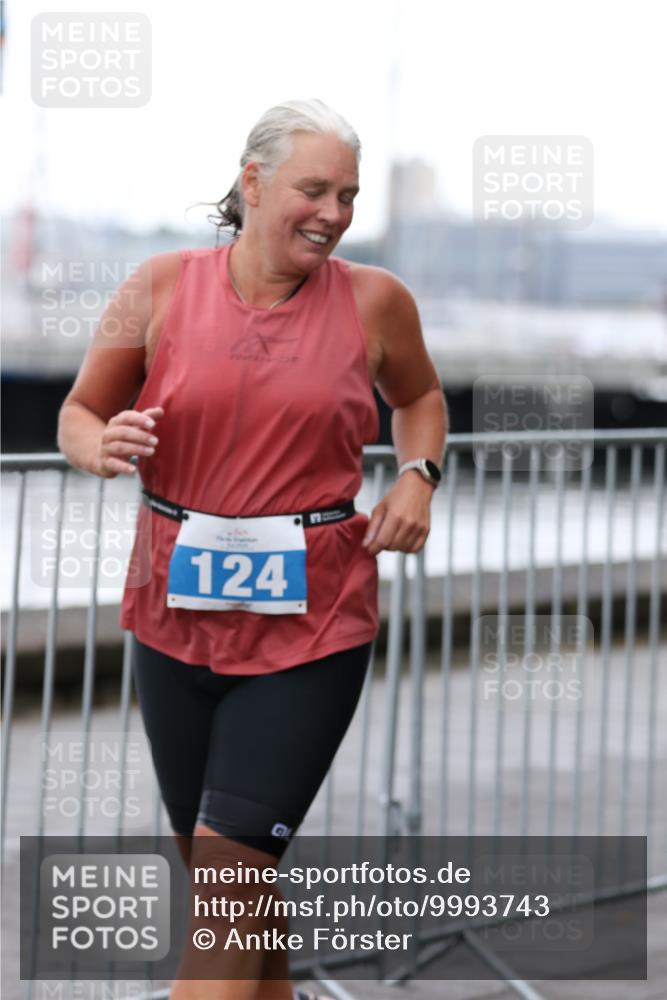 16.08.2026 - KN Förde Triathlon 2026 Antke Förster http://msf.ph/oto/9993743 16.08.2026 10:18:16 Laufen  meine-sportfotos.de