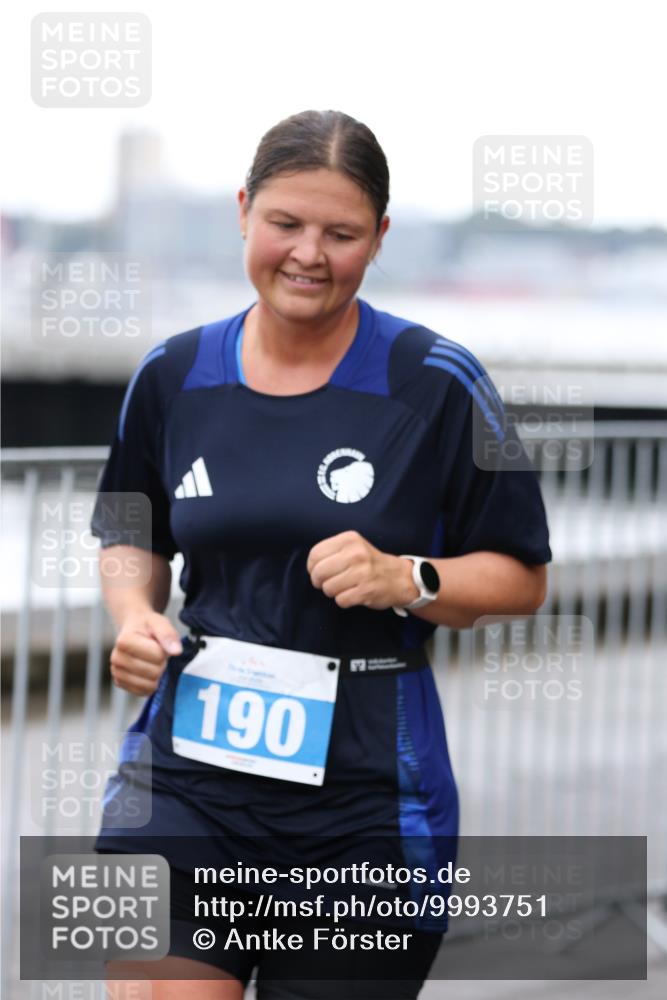 16.08.2026 - KN Förde Triathlon 2026 Antke Förster http://msf.ph/oto/9993751 16.08.2026 10:18:24 Laufen  meine-sportfotos.de