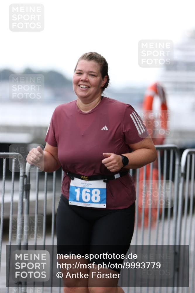 16.08.2026 - KN Förde Triathlon 2026 Antke Förster http://msf.ph/oto/9993779 16.08.2026 10:19:10 Laufen  meine-sportfotos.de