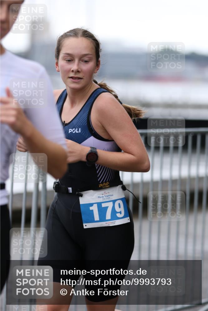 16.08.2026 - KN Förde Triathlon 2026 Antke Förster http://msf.ph/oto/9993793 16.08.2026 10:19:21 Laufen  meine-sportfotos.de